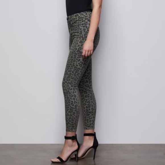 Good American Good Waist Crop Green Sage Leopard 4 - Picture 3 of 5